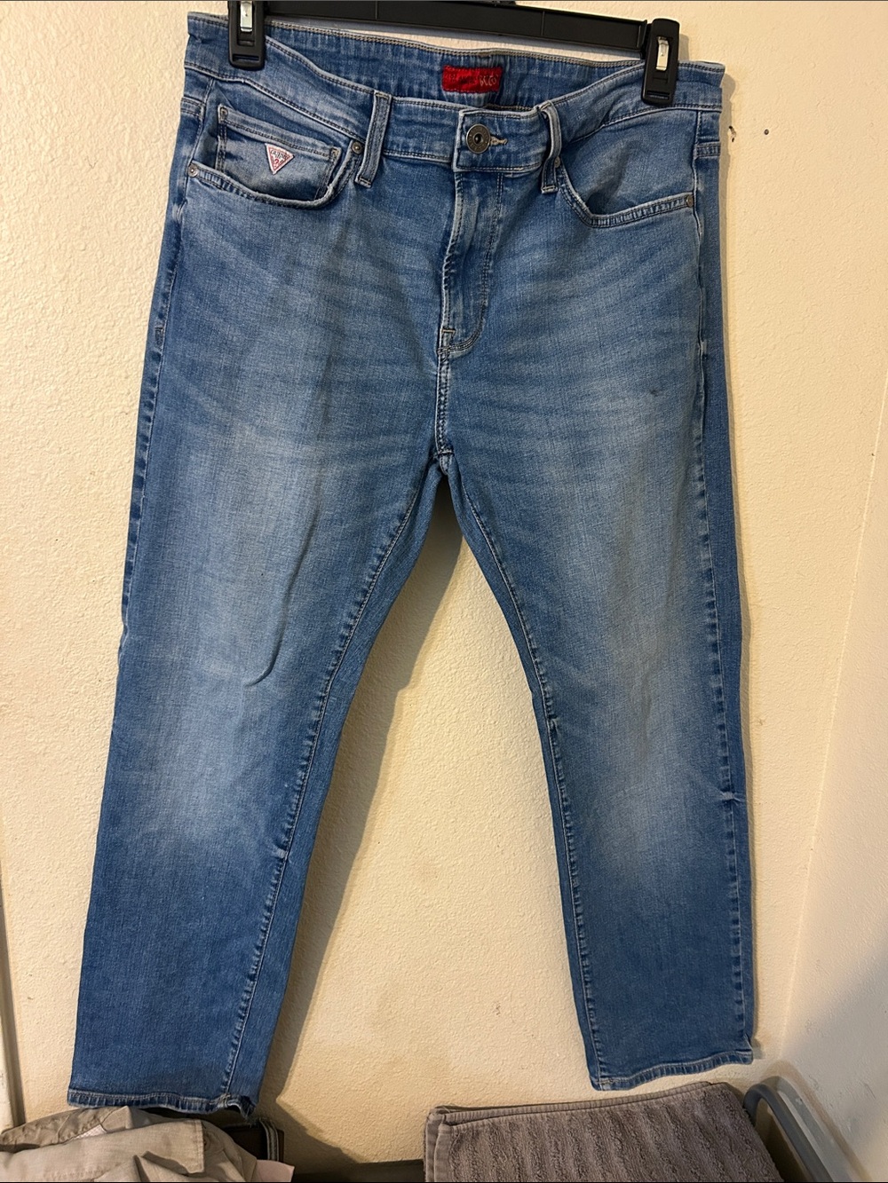 Guess Men’s Light Blue Slim Straight Jeans